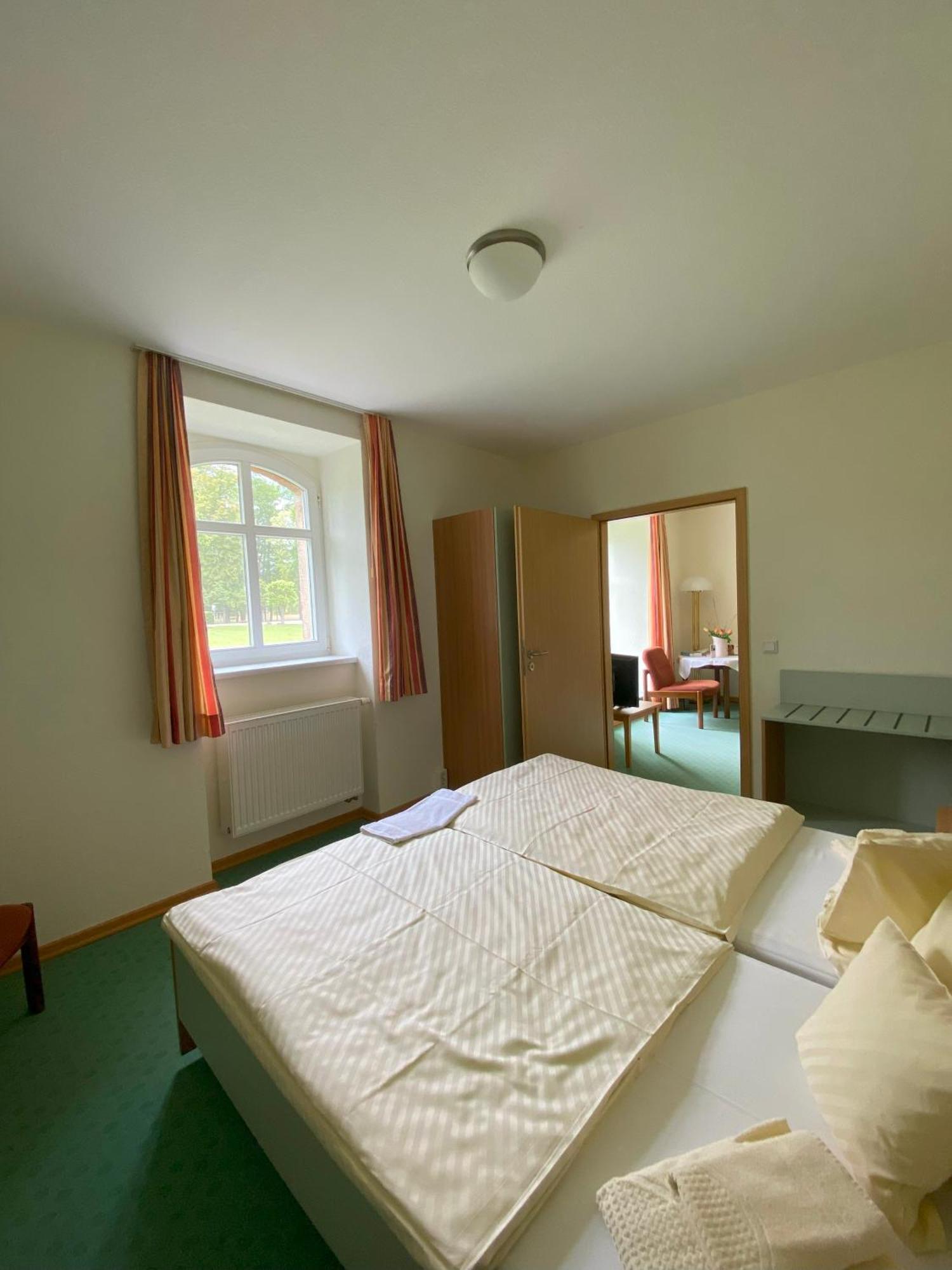 Bildungsgut Schmochtitz Hotell Exteriör bild