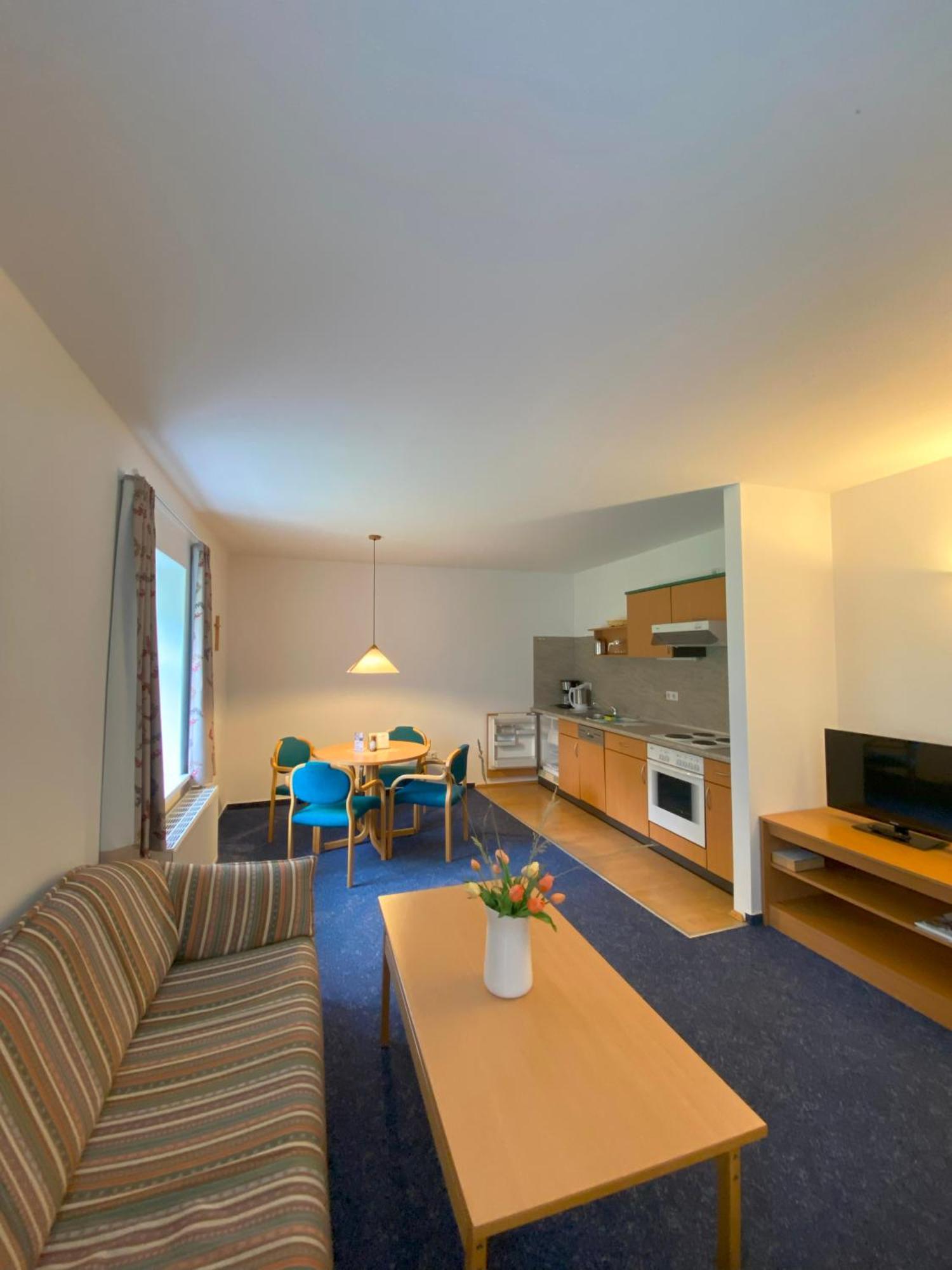 Bildungsgut Schmochtitz Hotell Exteriör bild